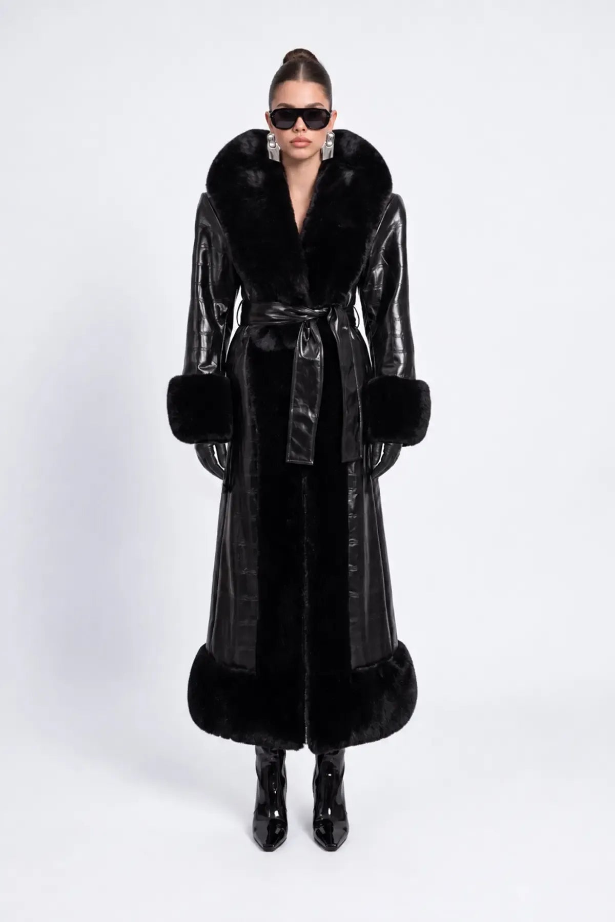 Crocodile-Texture Leather Jacket with Faux-Fur Detail - Black - Souvie