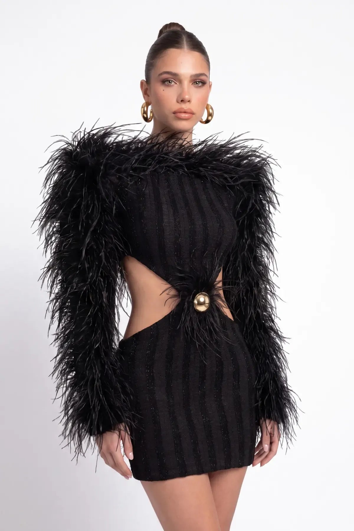 Siyah Tüy Detayli Cut-out Kadife Şeritli Mini Elbise - Siyah - Souvie